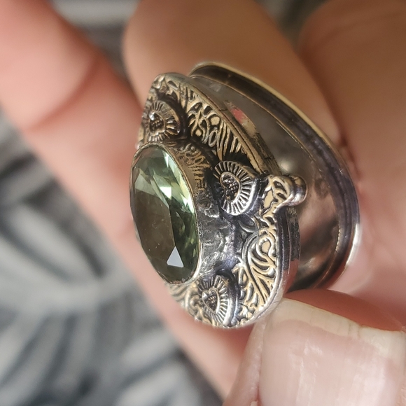 New Tsavorite 925 Silver Hearts Poison Ring. - Picture 14 of 16